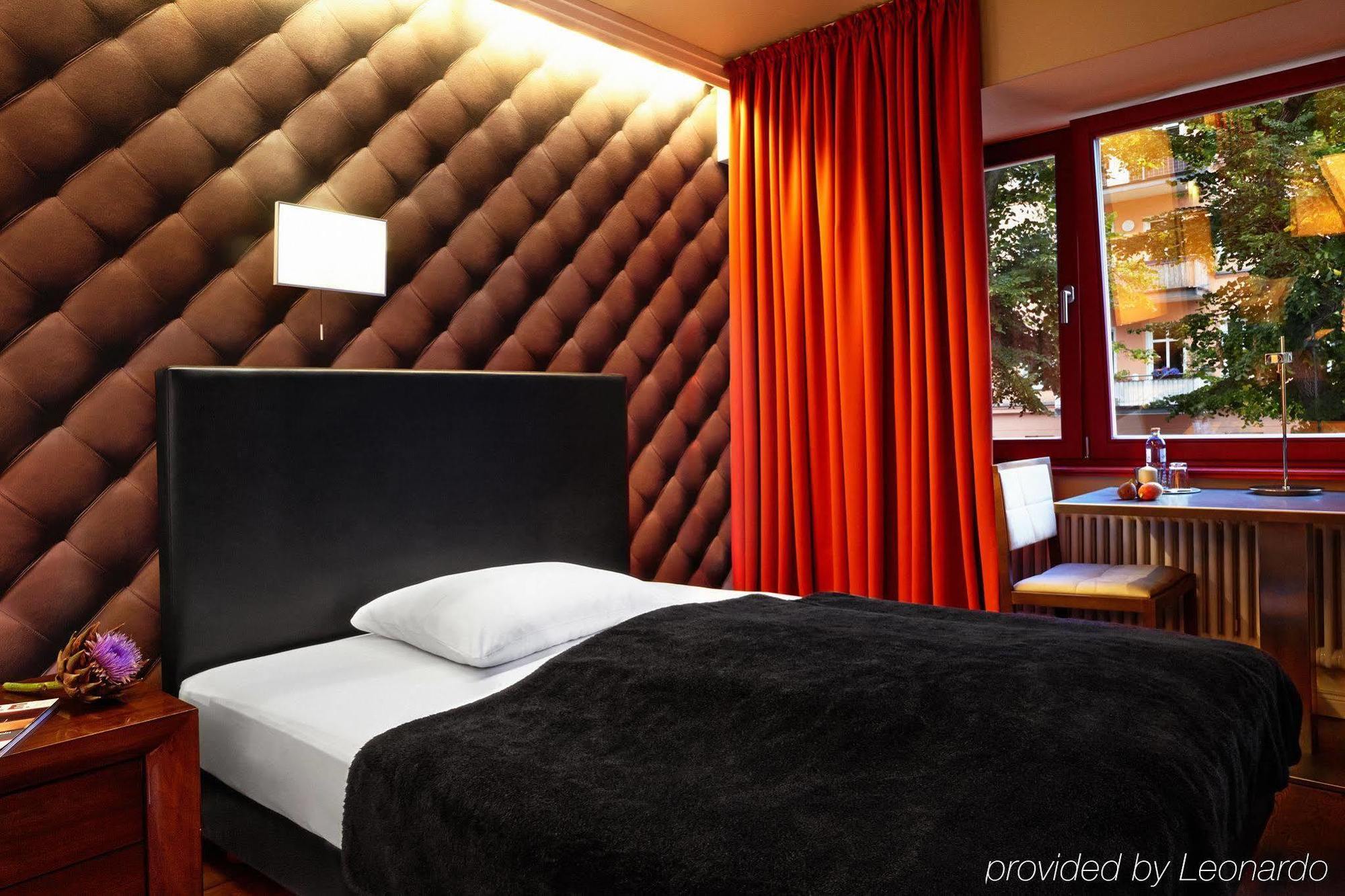 Adele Am Alex Hotel Berlino