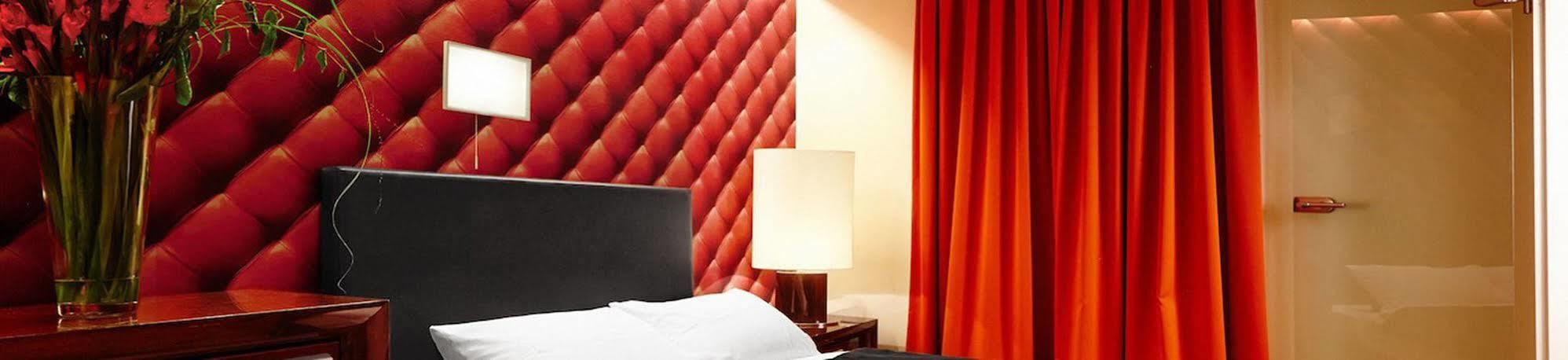 Adele Am Alex Hotel Berlino