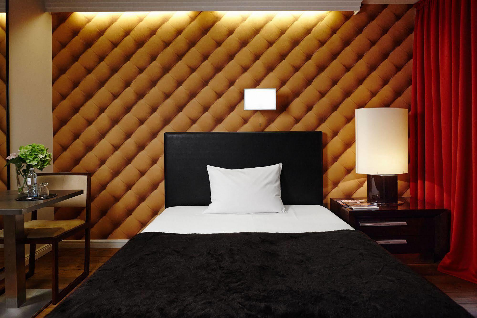 Hotel Adele Am Alex Berlino